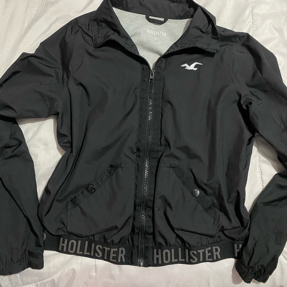hollister cropped windbreaker